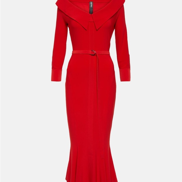 Opt for modern glamour this party season with pieces like this gown - Picture 7 of 10